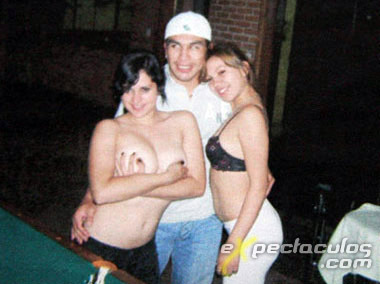 Salvador Cabañas con mujeres