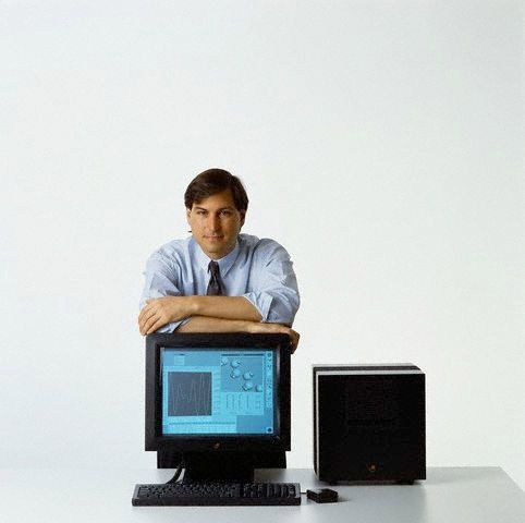 Steve Jobs y su Next Cube