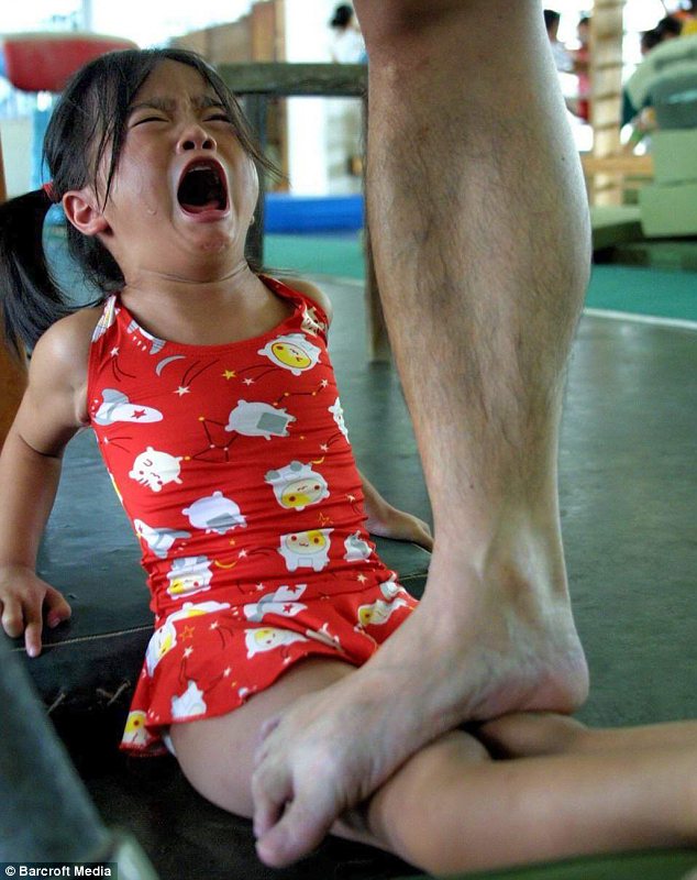 Entrenamiento gimnastas chinas