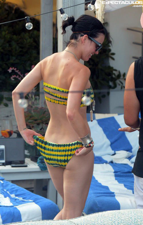 Katy Perry Bikini amarillo