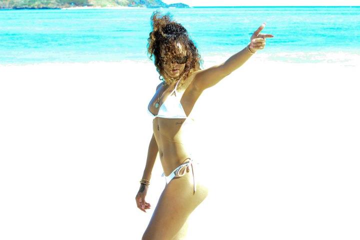 Rihanna bikini Hawai