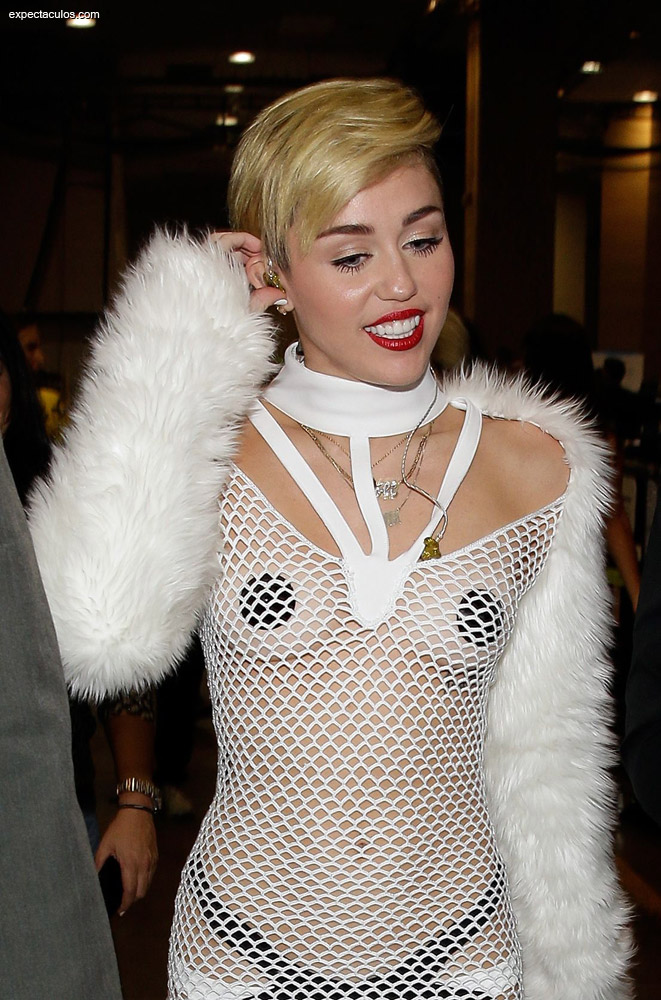 Miley Cyrus I Heart Music Awards
