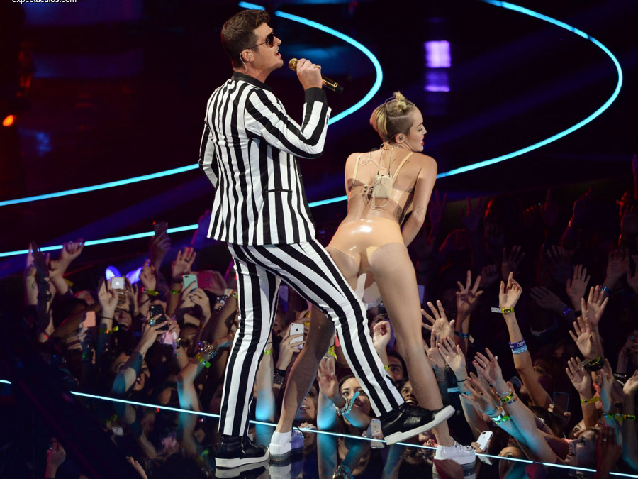 Miley Cyrus VMAs 2013