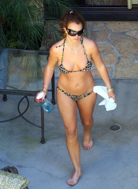 Britney Spears bikini terraza