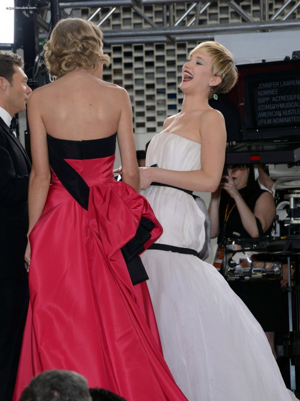 Jennifer Lawrence - 71st Annual Golden Globe Awards 005