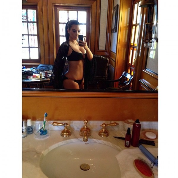 kim_kardashian_bikini1
