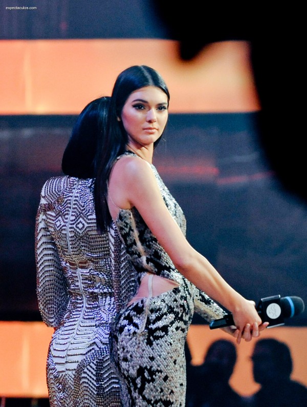 Kendall Jenner - MuchMusic Video Awards - 005