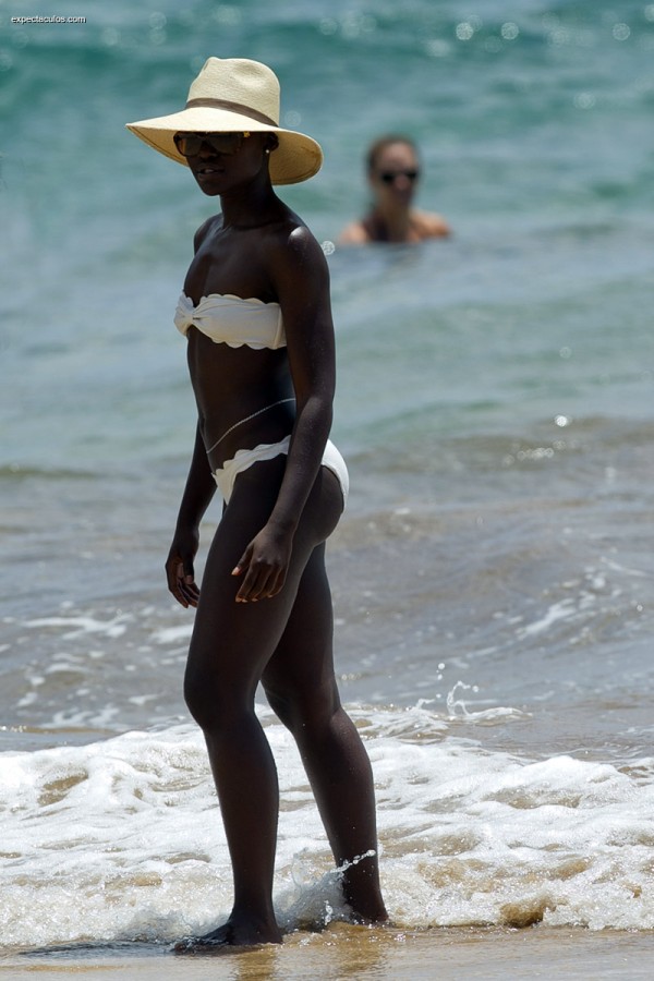 Lupita Nyongo_bikini3