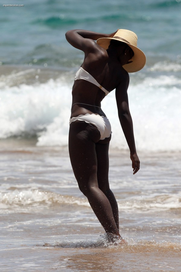 Lupita Nyongo_bikini4