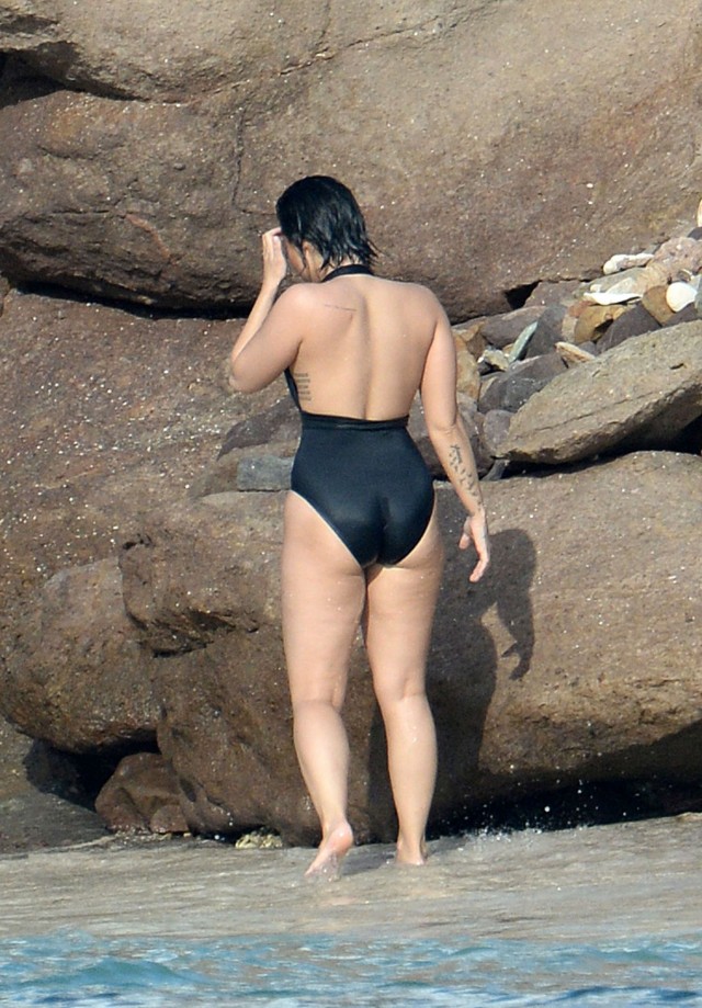 Demi-Lovato-Wearing-Black-Swimsuit-in-St.-Barths-3