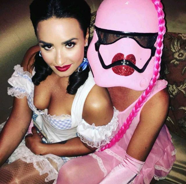 demi-lovato-in-dorothy-costume-at-halloween-party-952