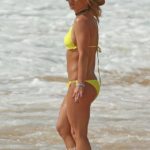 Britney Spears en bikini amarillo