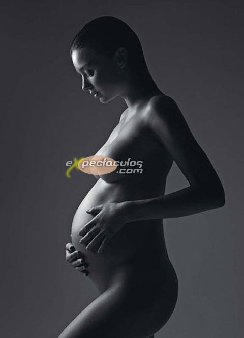 Miranda Kerr embarazada desnuda