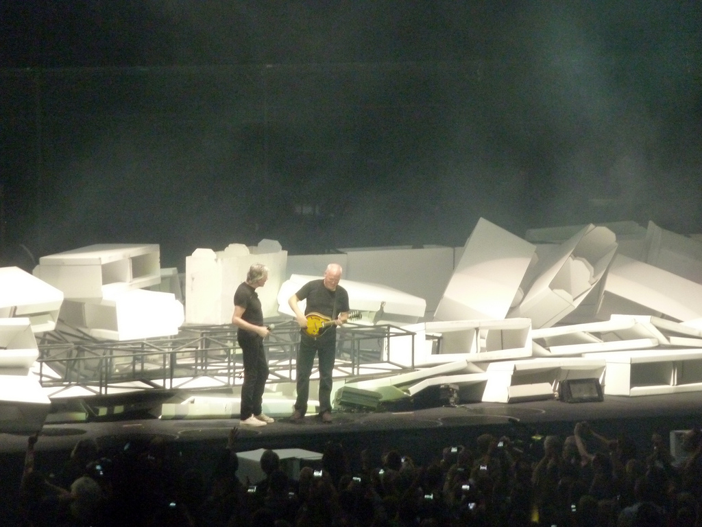 Gilmour and Waters O2 arena