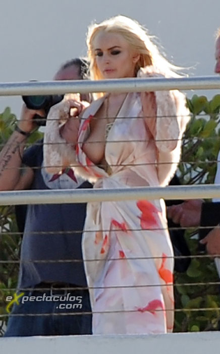 Lindsay Lohan boob slip