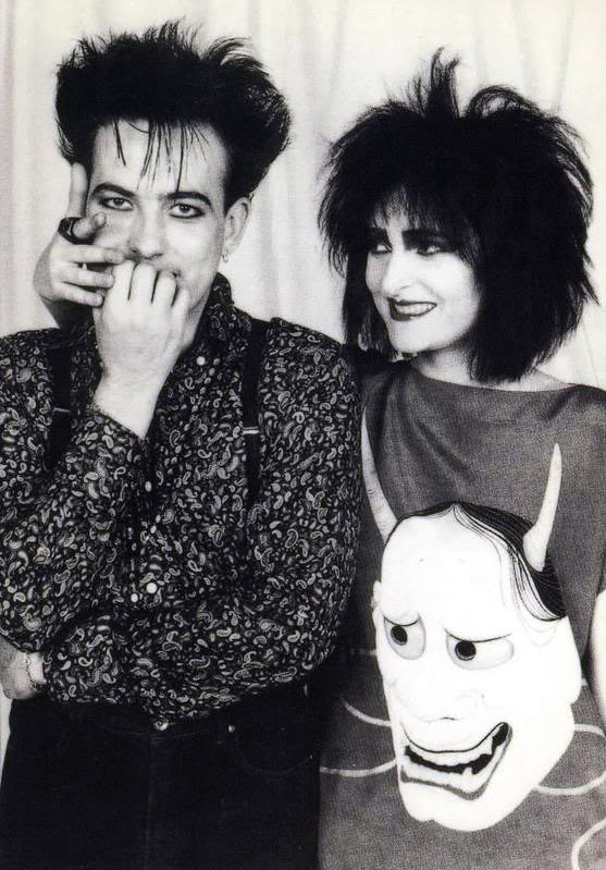 Roberth Smith y Siouxie Sioux