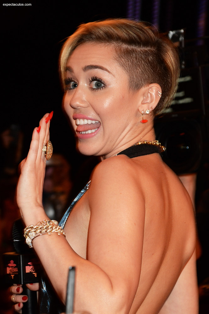 Miley Cyrus MTV EMA 2013