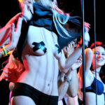 Taylor Momsen le quita la ropa a sus fans en Barcelona