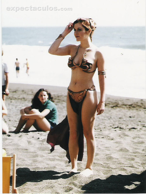 carrie-fisher-slave-leia3