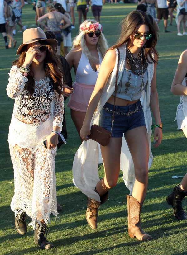 Selena-Gomez-and-Kendall-Jenner-8