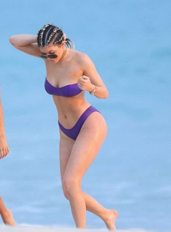 Kylie-Jenner-in-Bikini-in-Punta-Mita-4