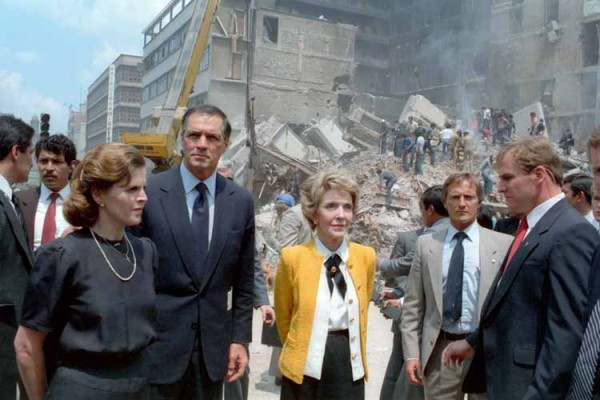 Paloma_Cordero_Nancy_Reagan_Mexico_City_1985_earthquake