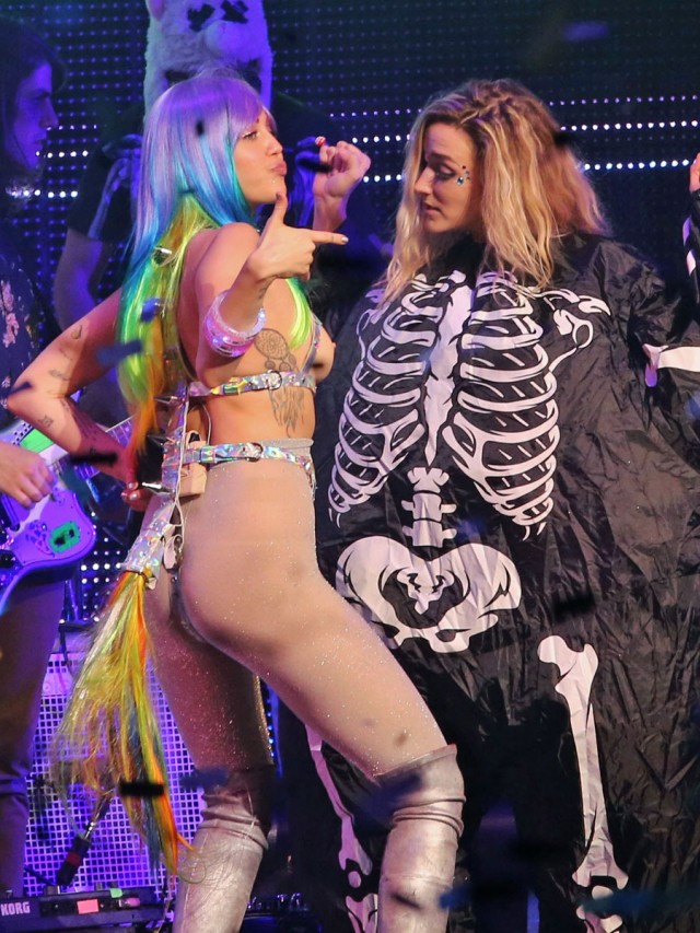 51930981 Singer Miley Cyrus performing live during the 'Miley Cyrus and Her Dead Petz' tour in Vancouver, Canada on December 14, 2015. 